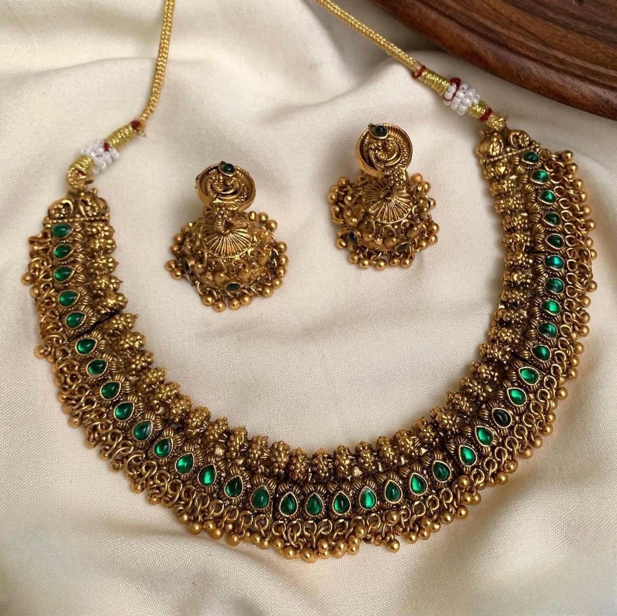 Antique gold–finished jewelry set
