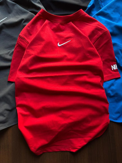 NIKE - T-shirts