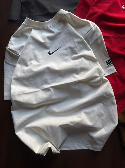 NIKE - T-shirts