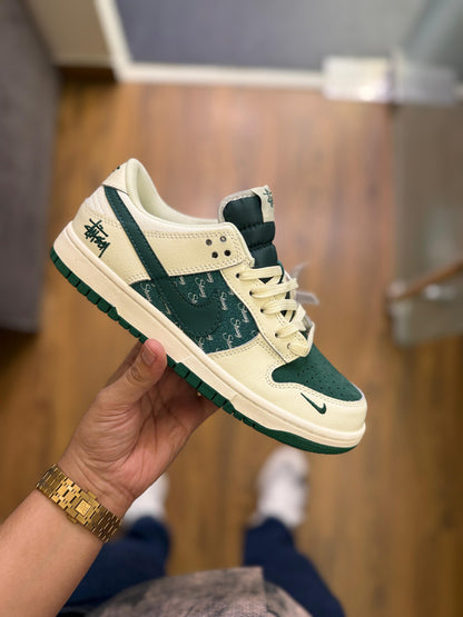 NIKE SB DUNK STUSSY 2025 Edition
