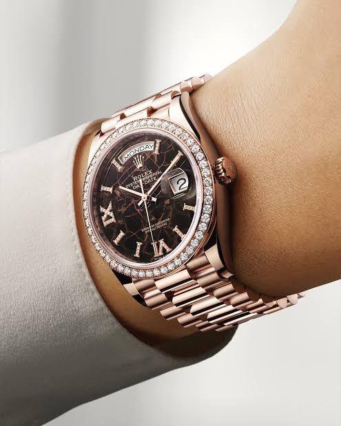 ROLEX
Day-Date Platinum Diamond 
Eisenkiesel Black Dial