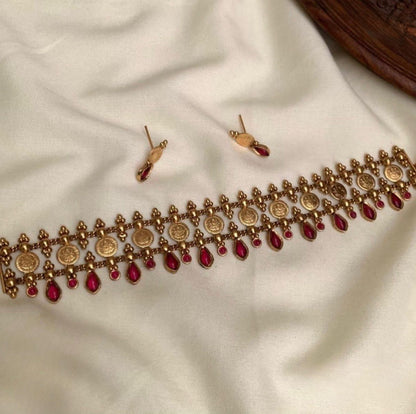 Choker-style Necklace